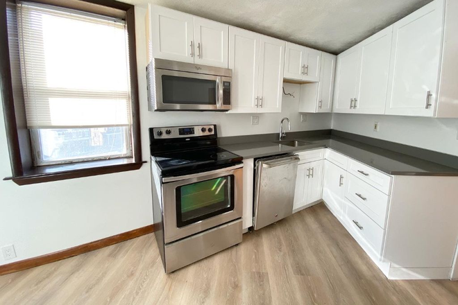 kitchen - 2bd 1ba In Unit Laundry