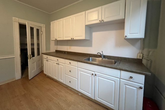 Call NOW for showings! 617-236-8550 - CAMBRIDGE ST - LRG EAST CAMBRIDGE 4BR *AVAIL NOW!* W/ 2 BATH, A/C, IN UNIT LNDRY, EIK, PANTRY, DW! Apartments