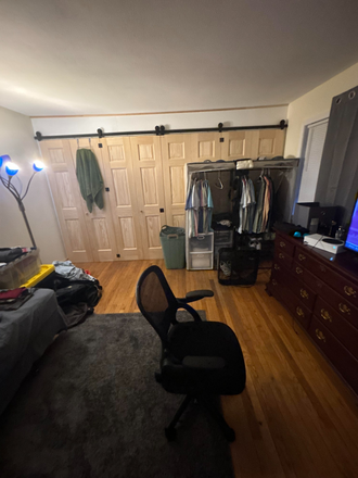 Room - House very close to campus