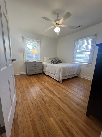 Large Furnished (or unfurnished) bedroom - Room for Rent in West Ashley/South Windermere/Avondale Property House