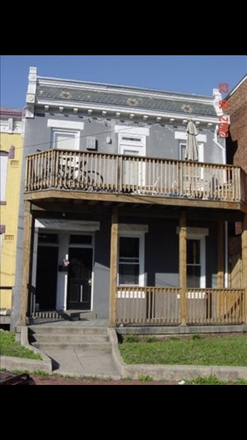 Front of house - Large, 4 bedroom fully renovated apartment across from VCU campus