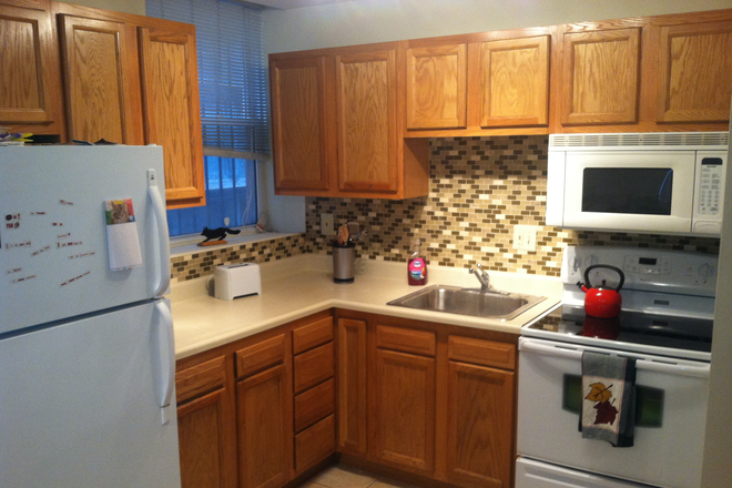 Kitchen - 2301 N. Broad Street - 2 Blocks from Campus! Apartments