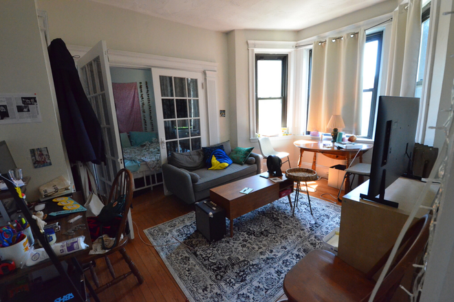 Studio - Large Studio Available 9/1/26! *CONTACT NOAH 603-470-8181