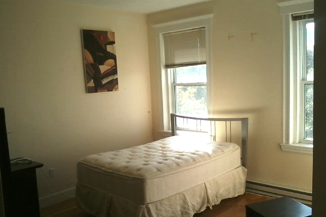 visit hubrealtyproperties.com - Fenway, furnished studio with front park views Condo