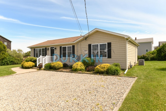 Front - Beautiful 3 Bedroom Located on a Quiet Dead-end