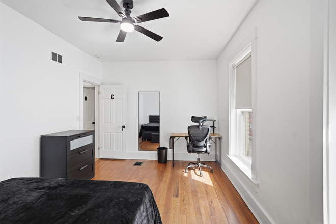 Bedroom C - Room in renovated house, 2 min walk to campus , all new everything, park views