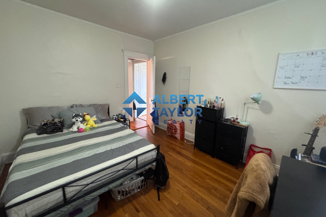 Bedroom #2 - Cheap 2 Bedroom on Comm Ave!! Professionally Managed!!