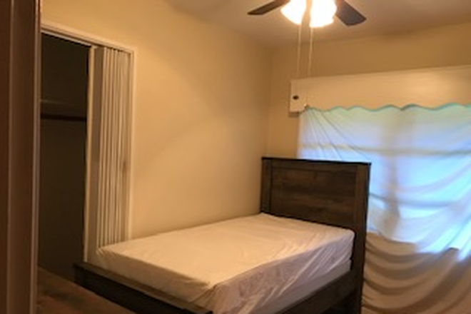 Room1 - Live Close to Emory for $475 or $525 plus 1/3 utilities