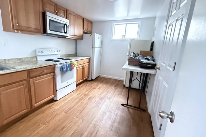 Kitchen - 8907 34th Ave College Park - Single Family Home Close to Campus