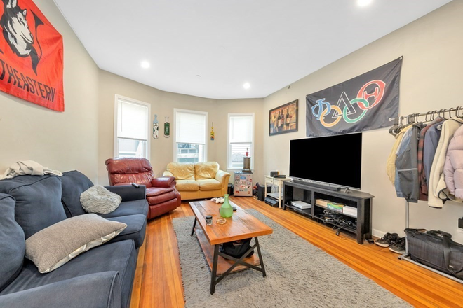 Livingroom - 228 Calumet St., #1, Boston, MA 02120 (Mission Hill) Apartments