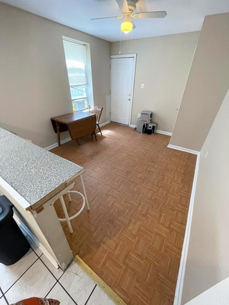 Dining Room with Breakfast Bar - $1,500- 3 Lrg Beds & 1.5 Baths - House Rental - W/D - Dishwasher - Backyard - Avail Aug 1st, 2026