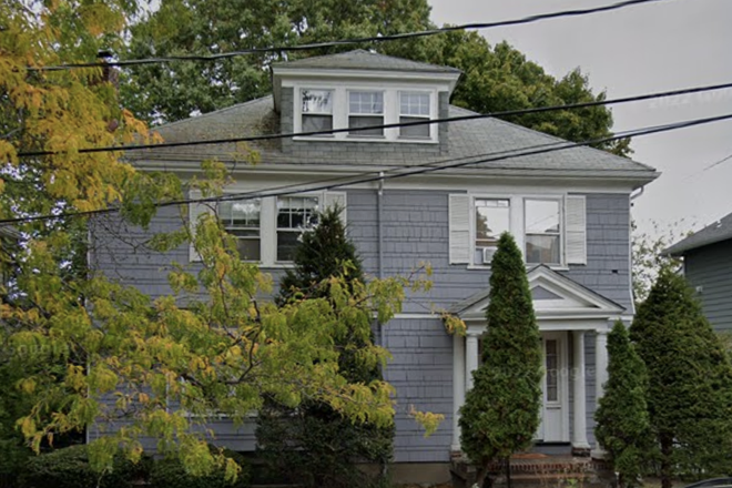 Outside street view - Room and Personal Bathroom in Off-Campus House