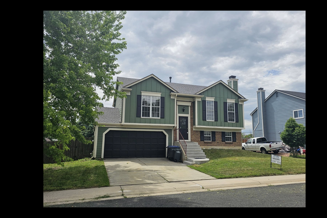 Front of house. - 710 Snowberry Court