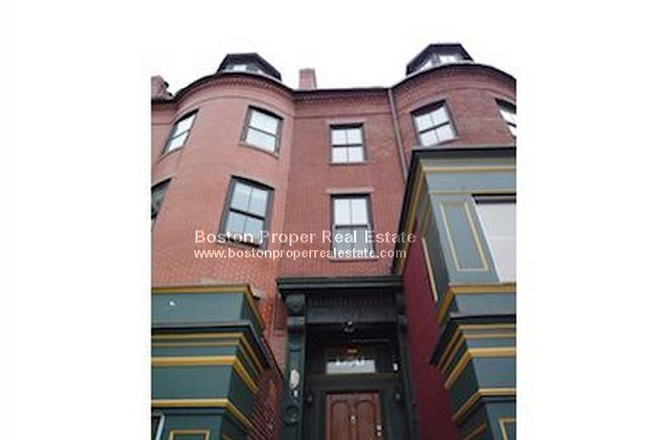 a - Amazing 3 bedroom... Apartments