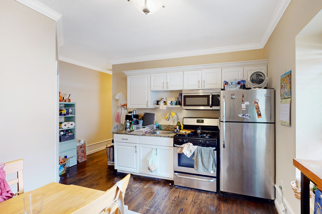 TEXT (603) 689-4301 FOR MORE INVENTORY + TO SCHEDULE A SHOWING - !! NEW !! LARGE, RECENTLY RENOVATED 3BD/2BR IN SOUTH END *9/1/26* Apartments