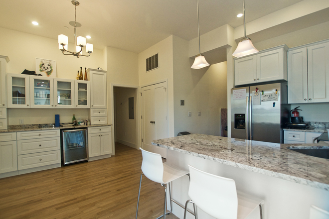 kitchen - Gorgeous 3 Bed / 2 Bath w/ LAUNDRY IN UNIT! Available 9/1/24!! Apartments