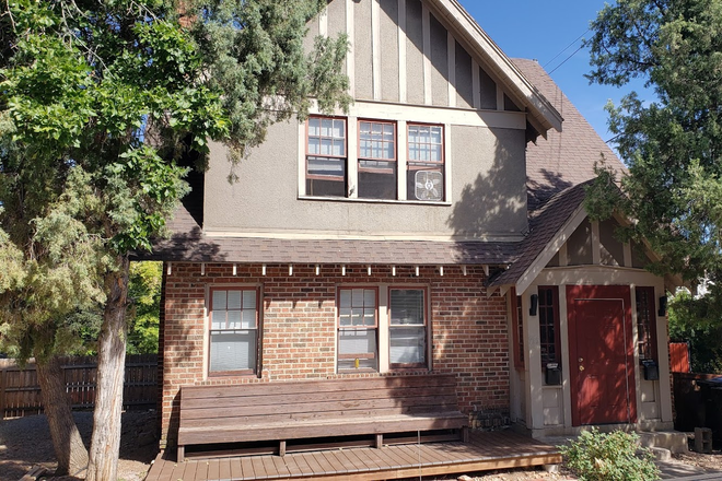 1 - Available NOW: 955 College Ave House