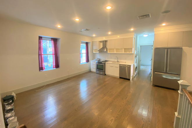 Living Space - ~ Modern Central Sq 2 Bed 2 Bath w/ Central Air + In Unit Lndry ~