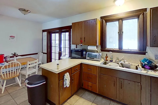 Kitchen - House by Puffer's Pond