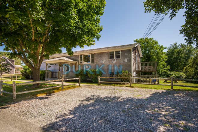 Exterior - Cozy Upper Level Appartment with Great Deck Rental