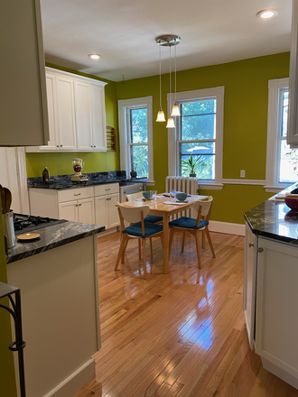 EIK - Lovely Victorian in Jamaica Plain
