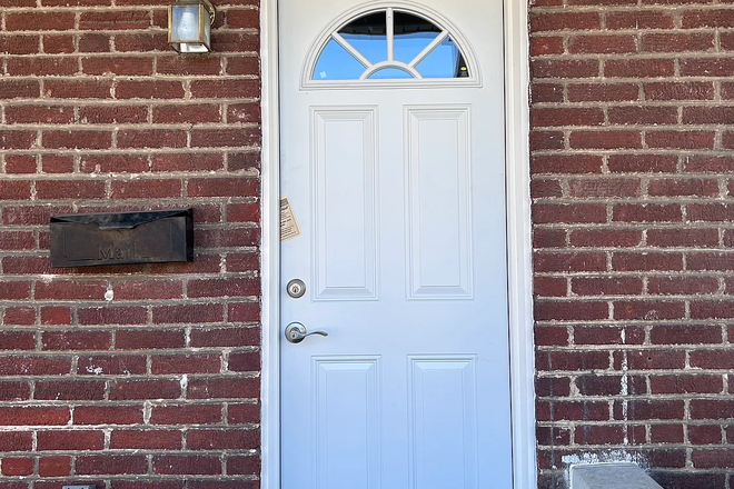 Front door - 3 Bedroom, 1.5 bath near campus Townhome