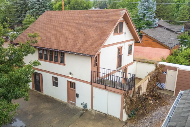 Outside of house - 755 18th St (2026-2027 Lease Takeover, All girl roomies, 1bedroom!!- Super cute house)