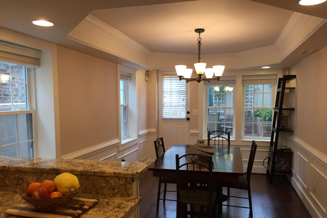Dining Room - Large South Ann Street house in Fells Point close to medical campus and waterfront