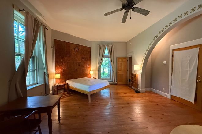 Private Bedroom - One private bedroom and shared bathroom in 4 bedroom apartment