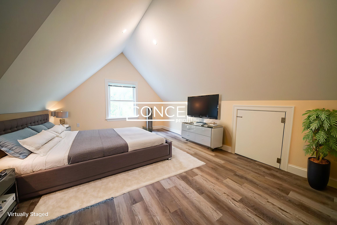 22 Winslow Rd - [9.1.2026] HUGE 6 BEDS / 3 BATHS SINGLE FAMILY IN NORTH BROOKLINE [Rarely available][No broker fee] House