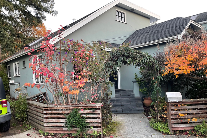 Our cute house! - Summer Term Deal! Private Bedroom in Beautiful Berkeley Home