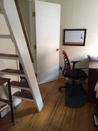 living - 3 BED WITH HEAT/HOT WATER INCLUDED!! ONLY 25% BROKER FEE, AVAIL 9/1/26! Apartments