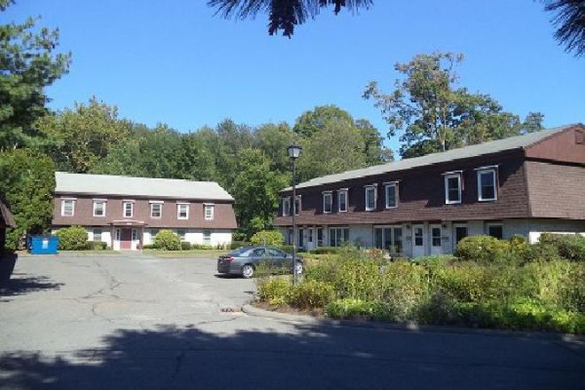 Outside - Riverside Park - 2BR single floor (Mill District) Apartments