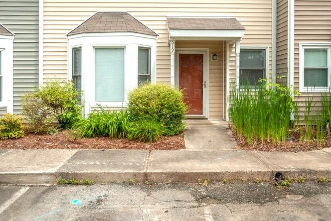 Outside view - FIRST MONTH'S RENT 50% OFF! Beautiful 3-Bedroom Durham Townhome