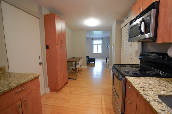 Kitchen - 607 Westgate #C