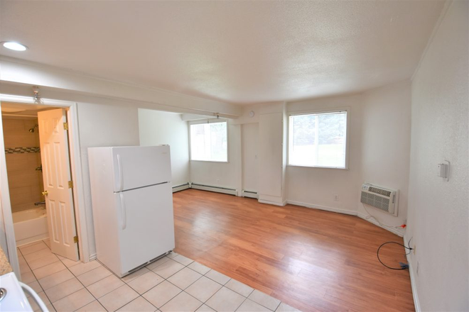 Image of the studio unit. - Boulder Property Management 1100 28th Street Apartments