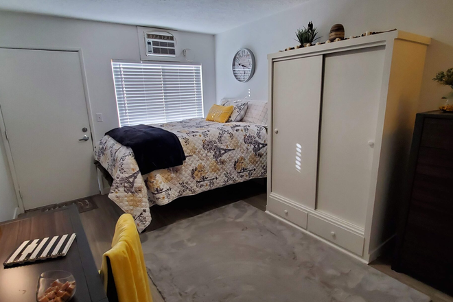 Bedroom - Capri Apartments - Cornerstone