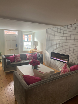 Living Room - Minutes from Johns Hopkins Hospital. Heart of Fells Point-Fully Furnished Townhome