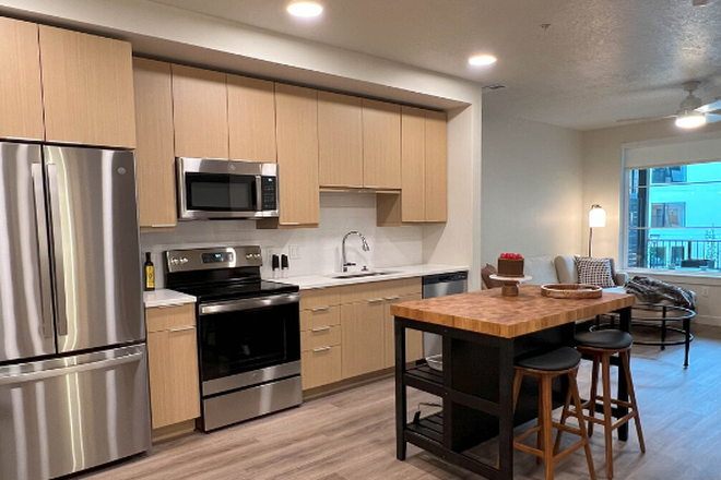 Kitchen - Grandeur Apartments