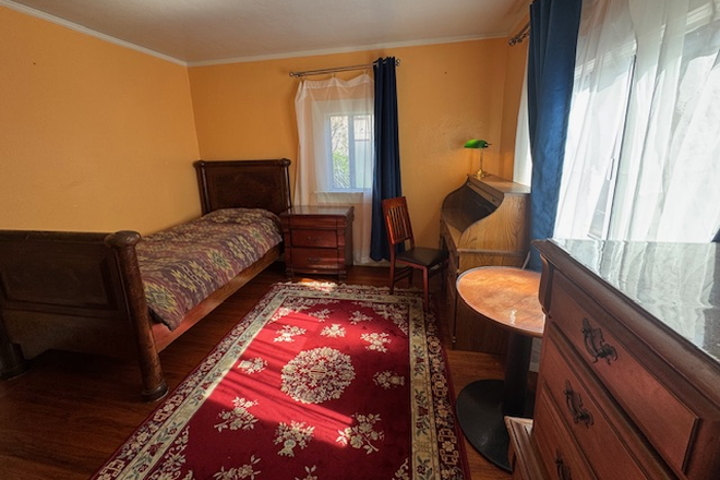 furnished room - PRIVATE SINGLE OCCUPANCY ROOM FURNISHED ALL UTIL. INCLUDED-Near UCB on Ashby/MLK House Next BART
