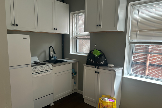 Kitchen - The Flats on Westland Apartments