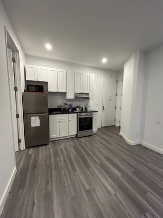 Kitchen - Large 1 Bed Available 9/1/26! *CONTACT NOAH 603-470-8181