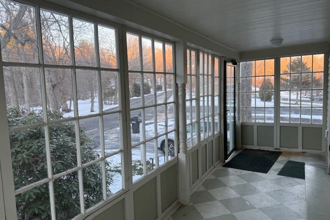 Enclosed Porch - 29 Strong St. Amherst Apartments