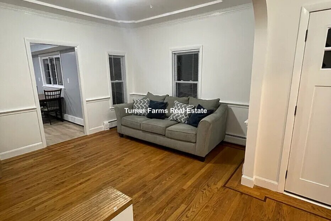 . - Emery Street Medford renovated 5 bed 1.5 bath apartment available June 2027!