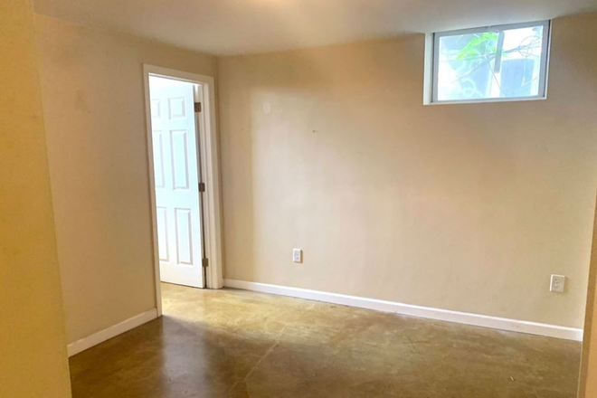 Call NOW for showings! 617-236-8600 - FRANKFORT STREET - AMAZING EAST BOSTON 2 BED 2 BATH W/ LAUNDRY IN THE BUILDING! *AVAIL NOW!* Apartments