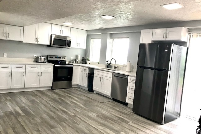  - 1561 N 700 E (Bountiful, UT)