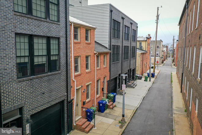 street view - 21 S Chapel St - 10min walk from JHH/BSPH/SON Townhome