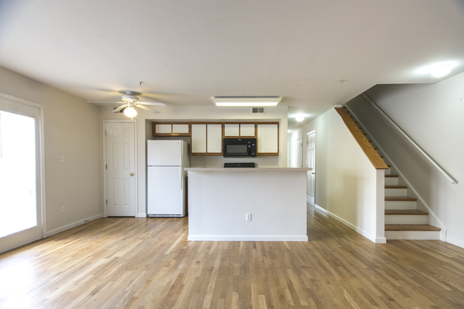 Living room - Wertland Apartments 4BR