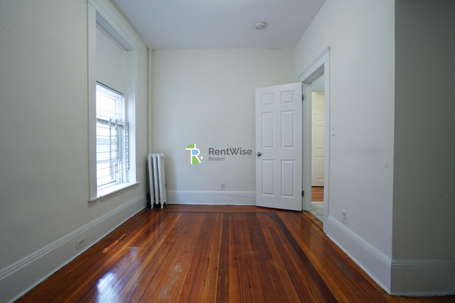 1 - AVAIL NOW--Fantastic Allston1 bed, H/HW inc. Easy MBTA-No Fee! Apartments