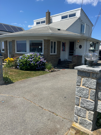 Steps to beach!! - Spectacular Ocean View!! Beautiful furnished 3 bed, 7 rm home! Easy commute! 2 miles to 195!